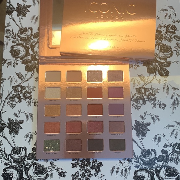 Iconic London Makeup Palette - Picture 2 of 3